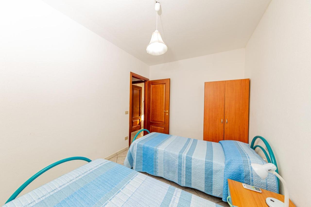 Appartamento Residenziale Trilocale 6 Posti Letto Via Sardegna San Teodoro Сан-Теодоро Экстерьер фото